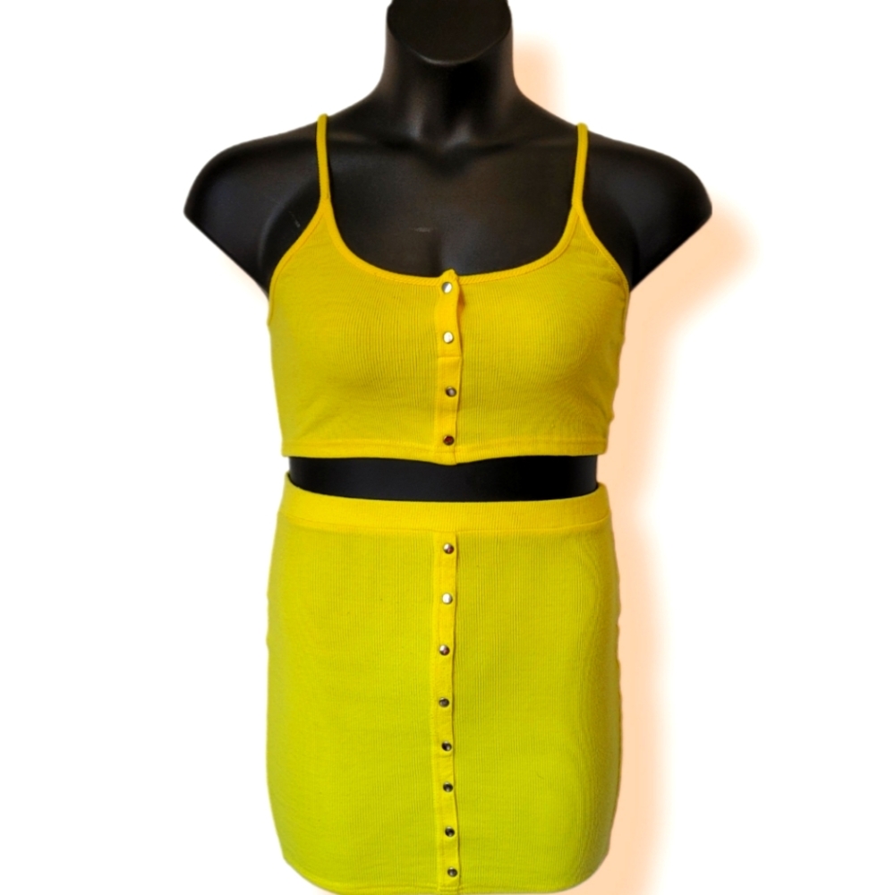HOT & DELICIOUS YELLOW 2 PEICE SPAGHETTI STRAP WITH SKIRT CUTE 😍